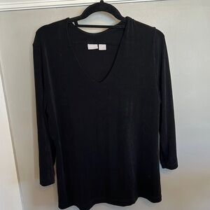 NWOT Chico’s Traveler’s V Neck Top. Size 2. Medium.